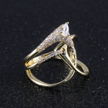 Load image into Gallery viewer, Golden Twist Winding Personality Ring
