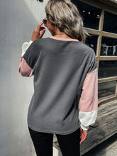 Load image into Gallery viewer, Women’s Super Cute Long Sleeve Colorblock Sweater
