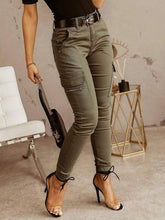 Load image into Gallery viewer, Women&#39;s Solid Color Ankle Cargo Pants
